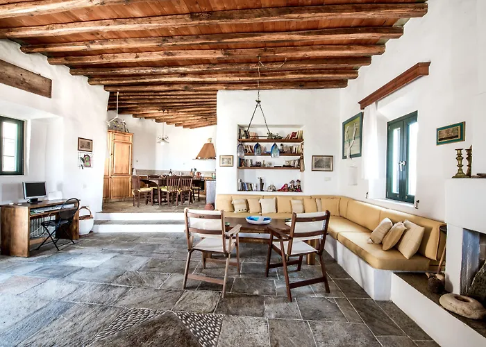 Semesterbostad Vrissi *